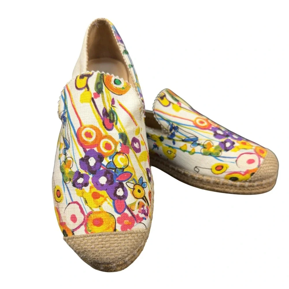 Stuart Weitzman Multicolor Floral Canvas Espadrille Loafers‎ Scalloped Trim Flat